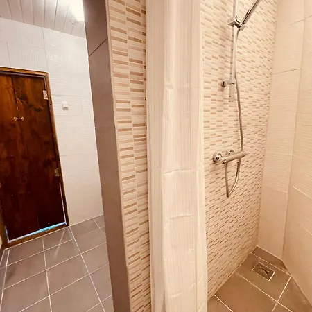 Casa Rossa - Maggiore Guest house *