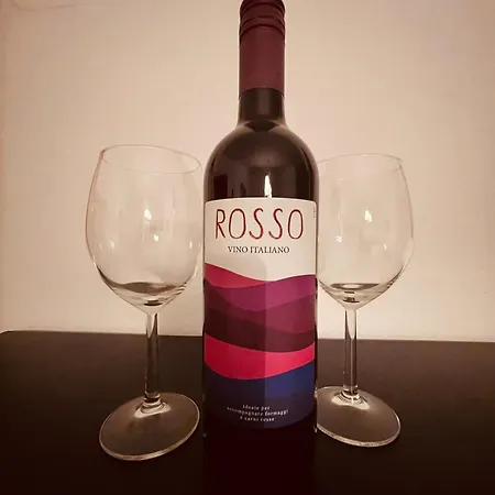 Casa Rossa - Maggiore Guest house