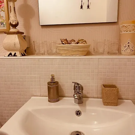Casa Rossa - Maggiore Guest house