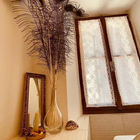 Casa Rossa - Maggiore Guest house